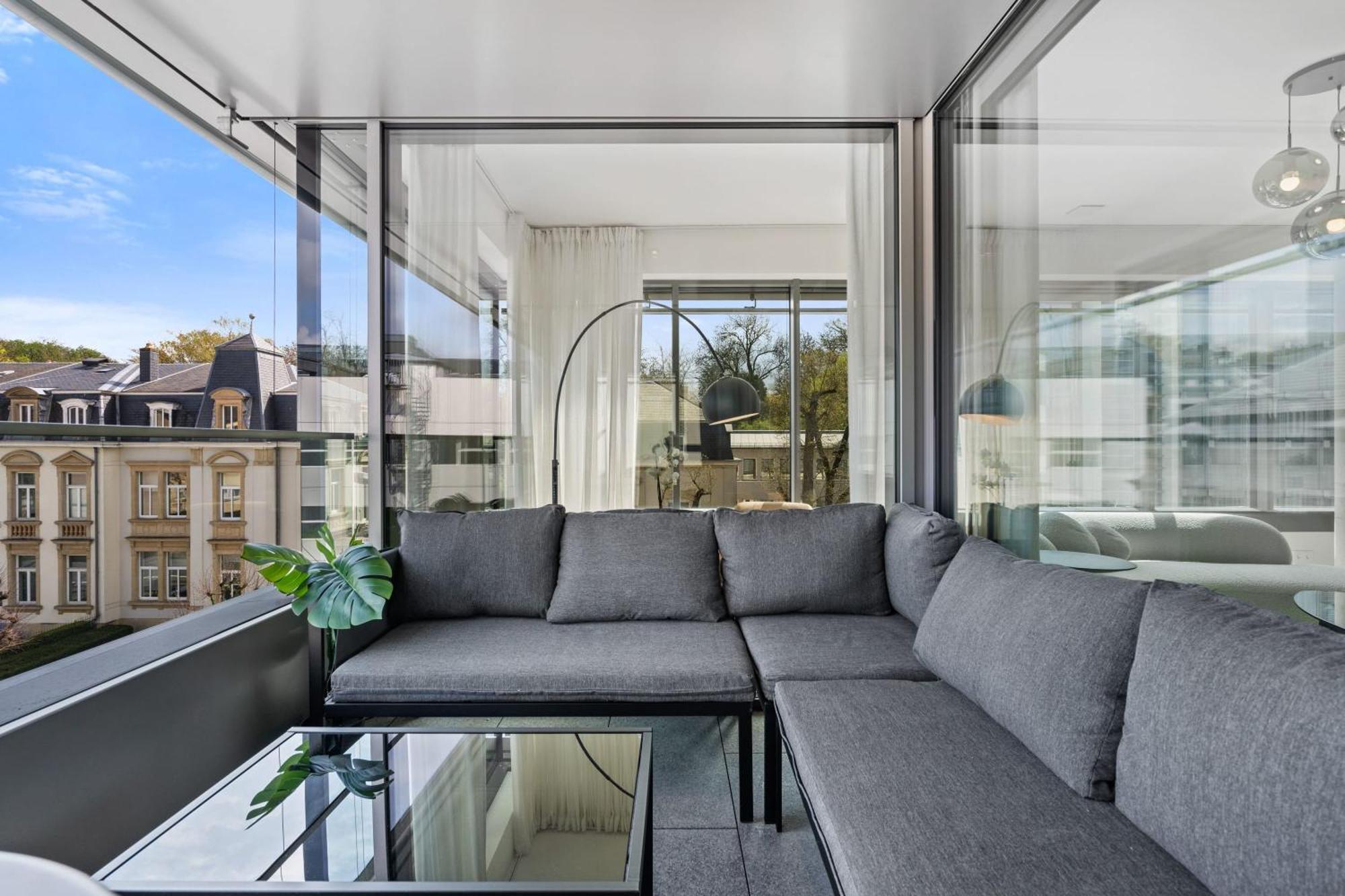 Апартаменты Elegant 2Br With Balcony In Heart Of Люксембург Экстерьер фото