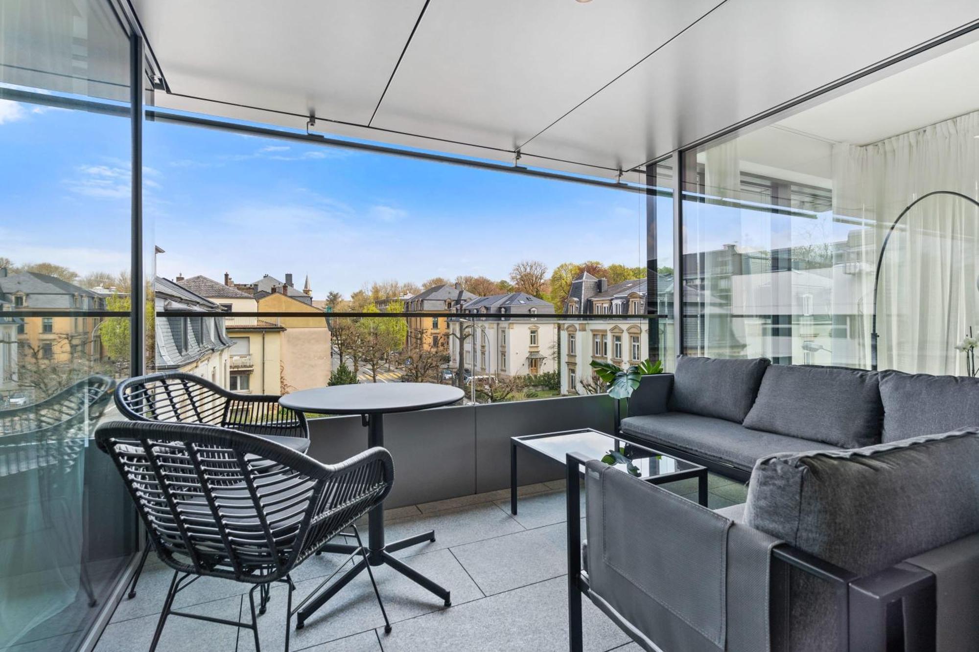Апартаменты Elegant 2Br With Balcony In Heart Of Люксембург Экстерьер фото