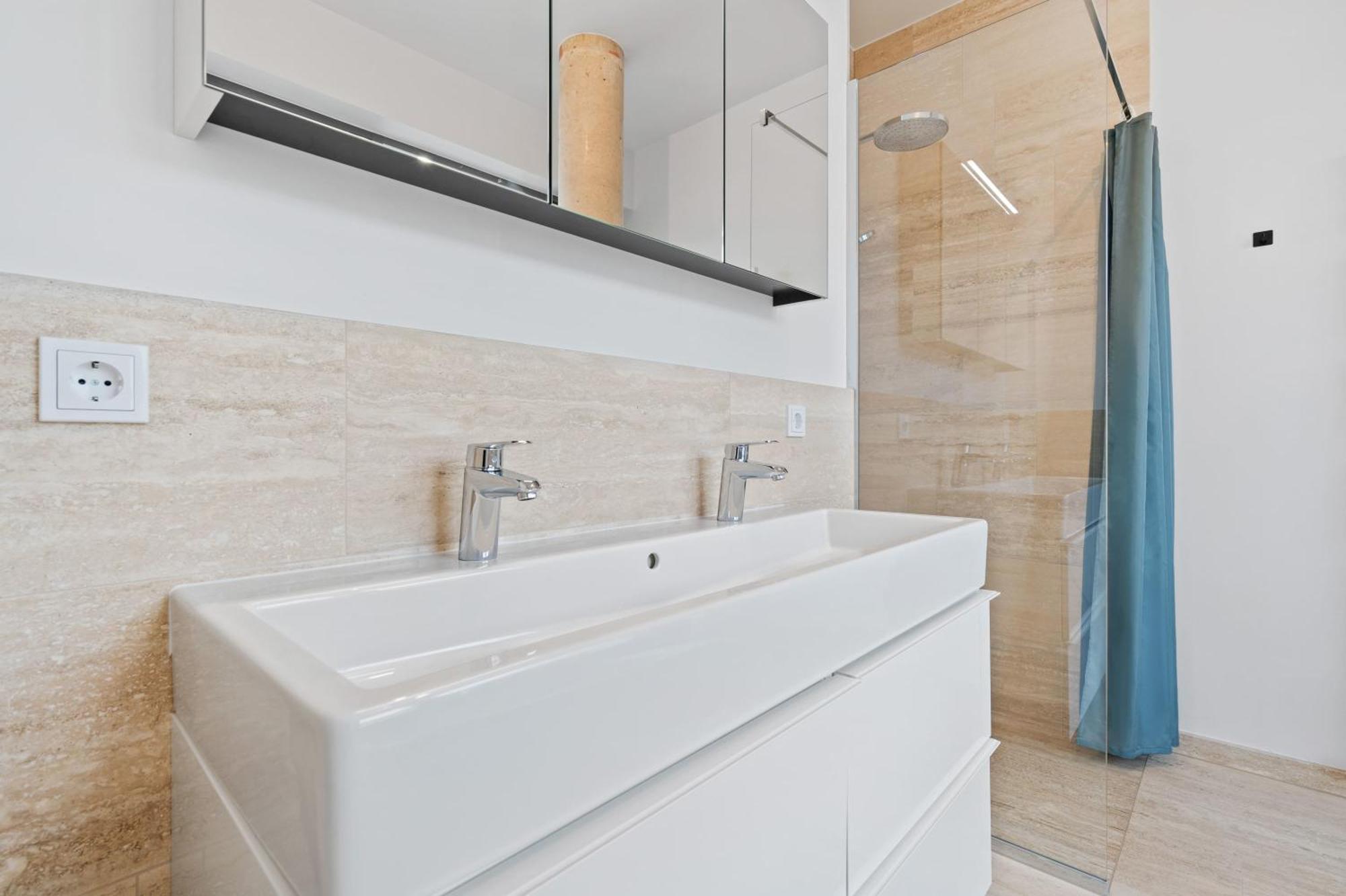 Апартаменты Elegant 2Br With Balcony In Heart Of Люксембург Экстерьер фото